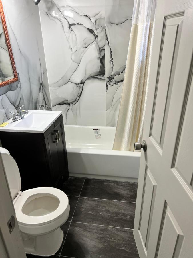 Miami Inn & Suites Оук-Лон Экстерьер фото