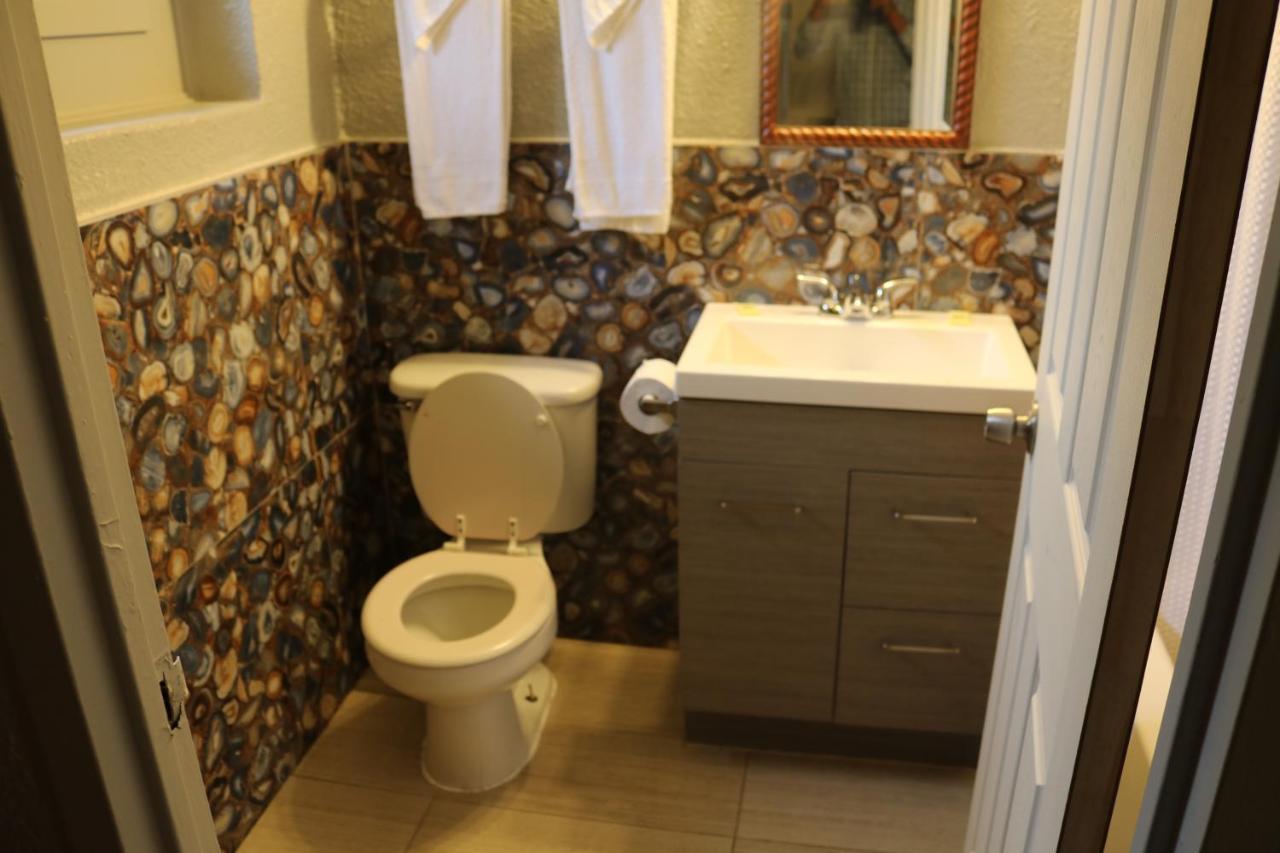 Miami Inn & Suites Оук-Лон Экстерьер фото