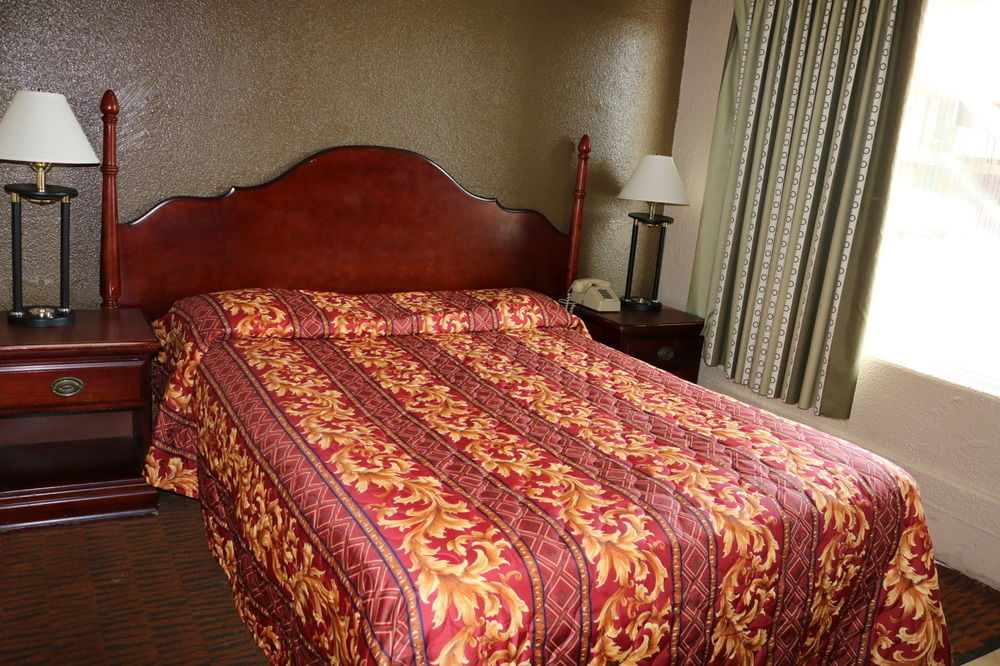 Miami Inn & Suites Оук-Лон Экстерьер фото