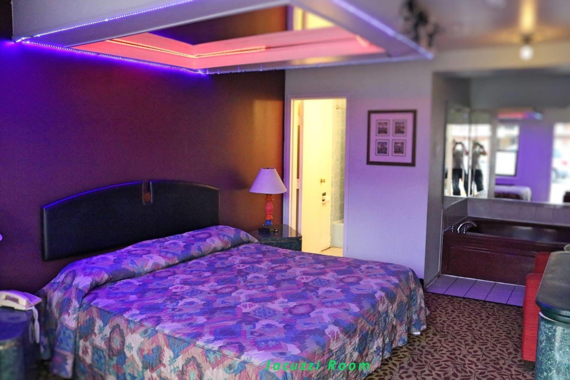 Miami Inn & Suites Оук-Лон Экстерьер фото